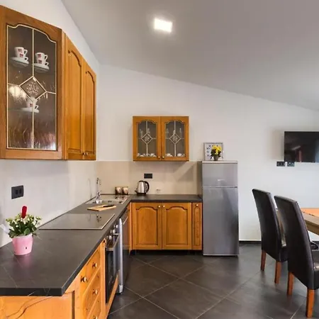 Ines Appartement *