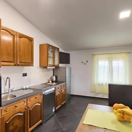 Ines Appartement *